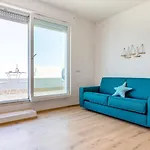 Guesthost - Waterfront With Seaview Balcony Apartman