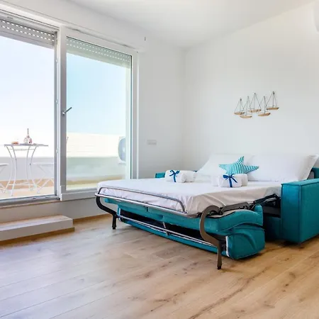 Waterfront With Seaview Balcony *