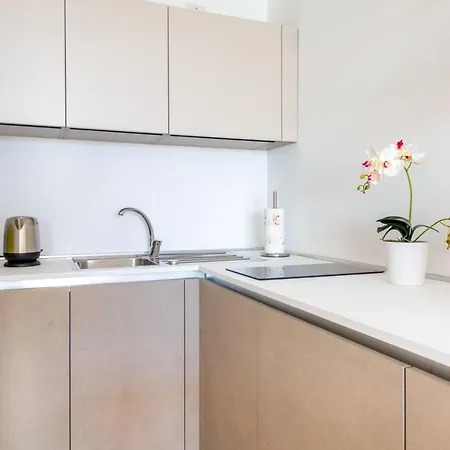 Waterfront With Seaview Balcony Apartament Bari