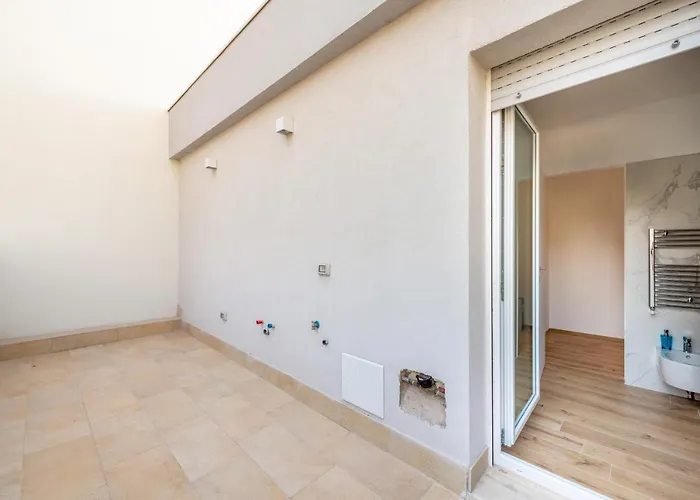 Guesthost - Waterfront With Seaview Balcony Appartamento